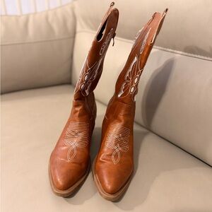 Women’s Tan Western Boots with Embroidered Detail